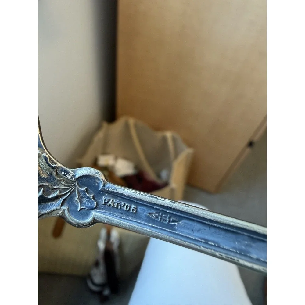 1847 Rogers Bros Charter Oak 1906 Silverplate Berry Serving Spoon